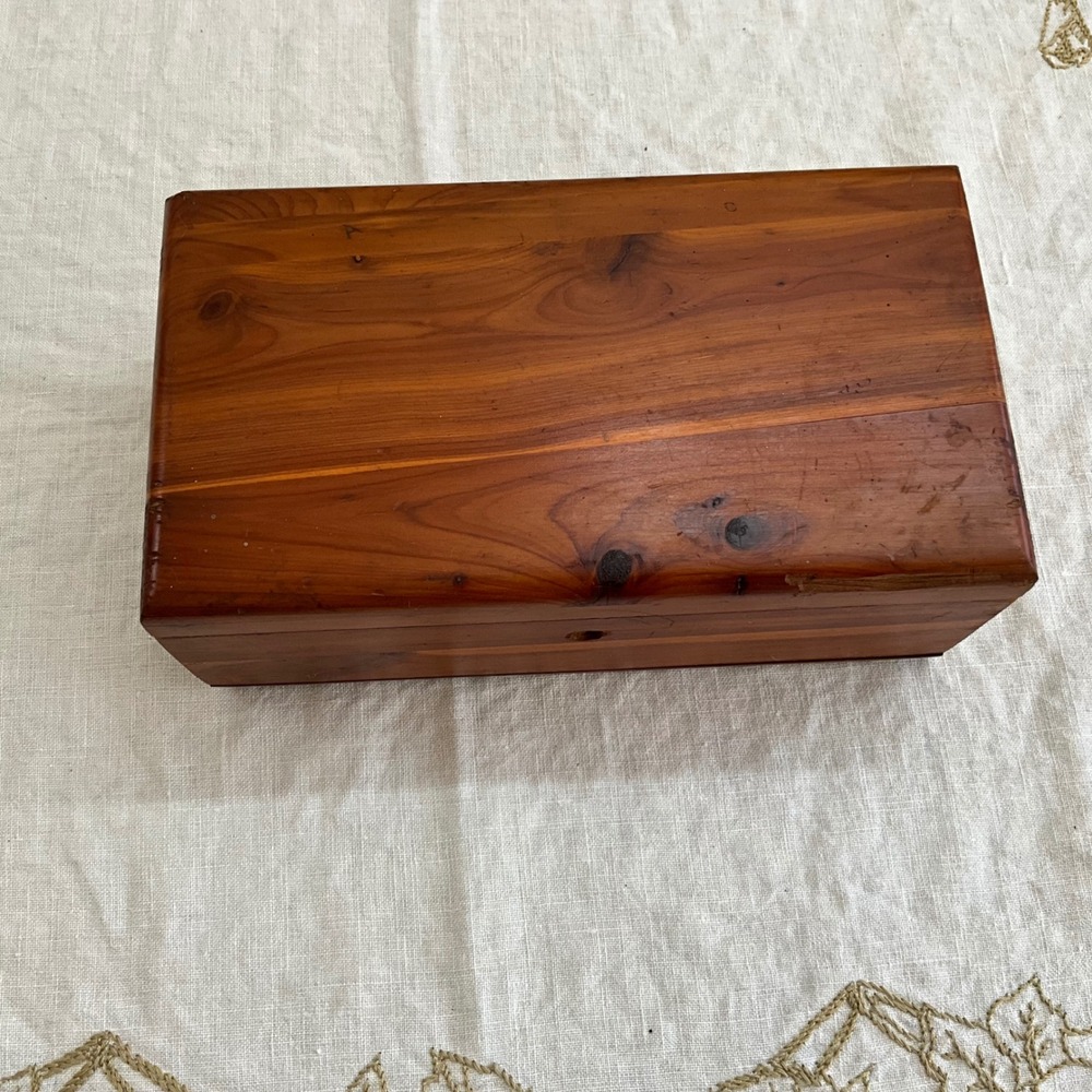 Vintage Lane Cedar Chest Keepsake Box Warnock's Furniture Lakeland Florida